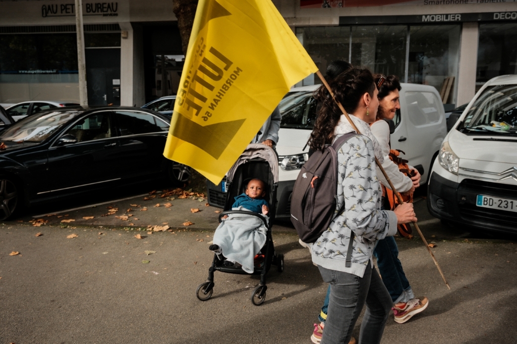 Documentary photograph from Article 11