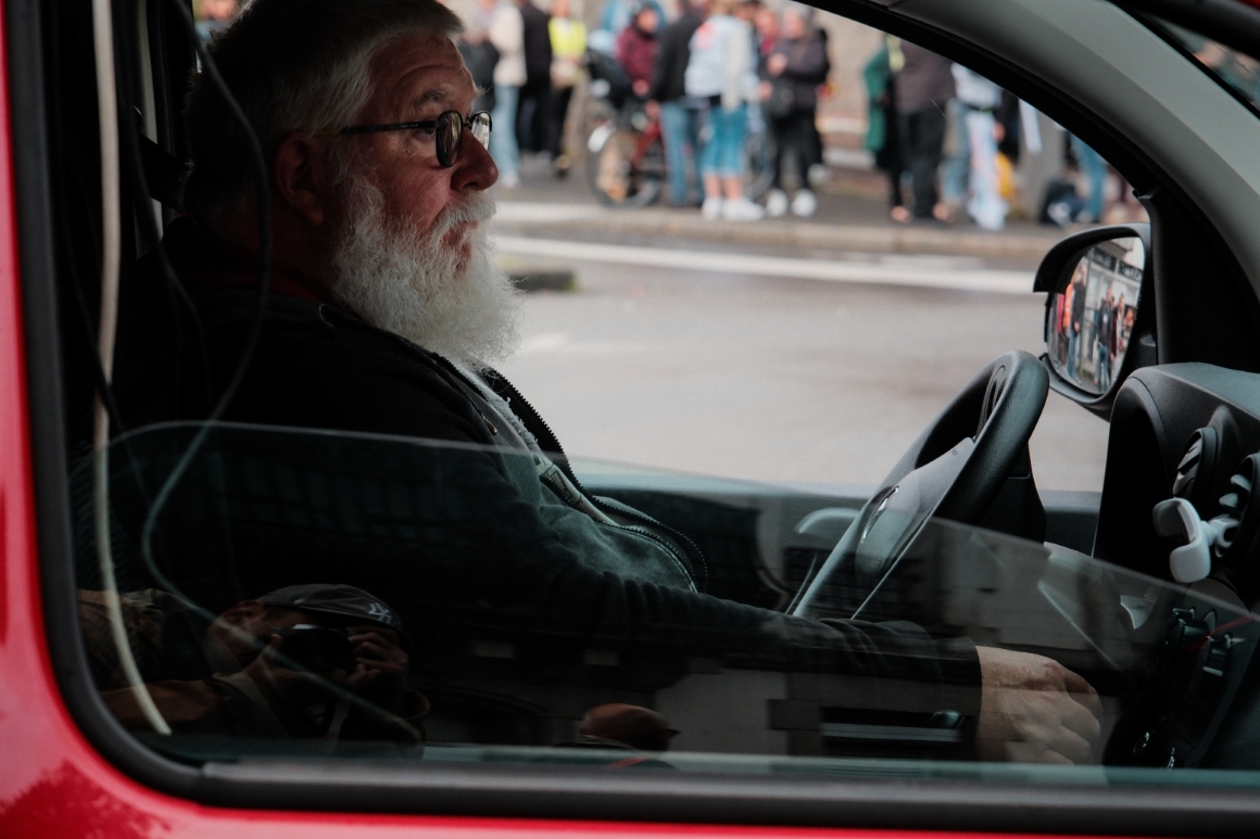 Documentary photograph from Article 11