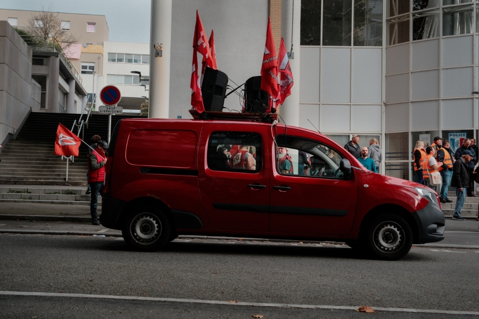 Documentary photograph from Article 11