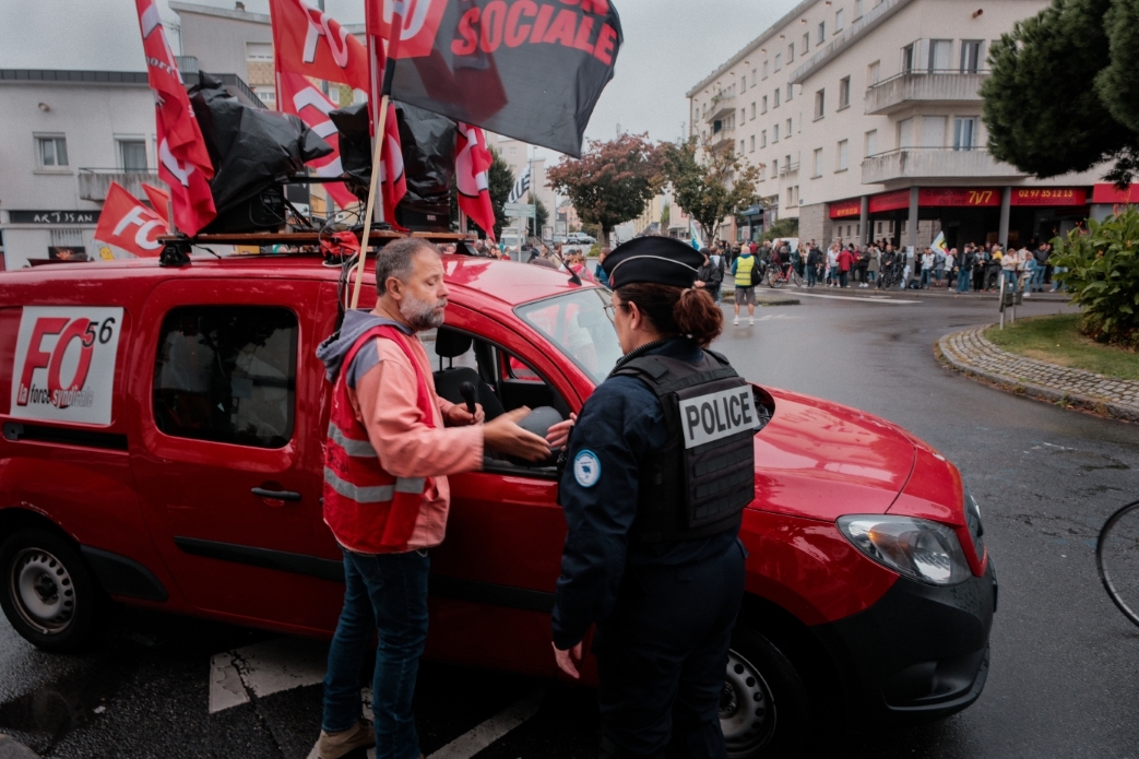 Documentary photograph from Article 11