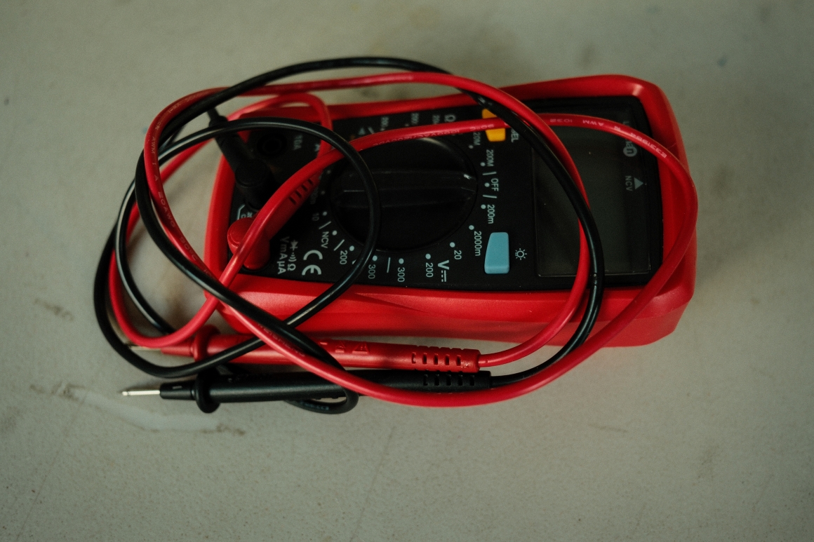 A multimeter used during a Repair Café workshop